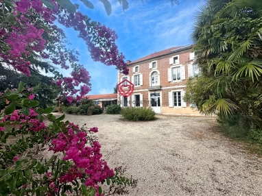 Luxury Estate with Gîtes, Swimming Pool & Tourism Business Potential for Sale near Nogaro, Gers, Occitanie for sale for 599,000&euro; in Gers, Midi-Pyrénées