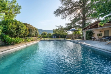 6 Bedroom(s) - 5 Bathroom(s) - 935m² land for sale in Vaucluse, Provence-Alpes-Côte-d\'Azur, France - FrenchPropertyPortal.com Elegant Luberon property with stunning views. for sale for 1,690,000€ in Vaucluse, Provence-Alpes-Côte-d\'Azur