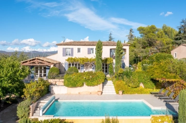Contemporary Roussillon villa with spectacular views. for sale for 1,195,000&euro; in Vaucluse, Provence-Alpes-Côte-d\'Azur