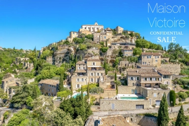Lavish stone property in the heart of the picturesque village of Gordes. for sale for 3,920,000&euro; in Vaucluse, Provence-Alpes-Côte-d\'Azur