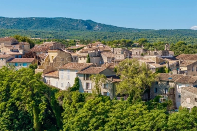 4 Bedroom(s) - 3 Bathroom(s) - 537m² land for sale in Vaucluse, Provence-Alpes-Côte-d\'Azur, France - FrenchPropertyPortal.com Authentic stone village house with large walled garden and incredible views. for sale for 649,000€ in Vaucluse, Provence-Alpes-Côte-d\'Azur