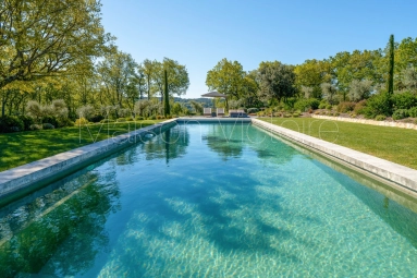 Luberon farmhouse with sumptuous views and stunning rural setting. for sale for 2,300,000&euro; in Vaucluse, Provence-Alpes-Côte-d\'Azur