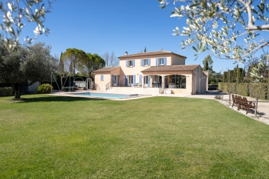 Close to Bedoin, beautiful villa with garden, swimming pool and sumptuous views. for sale for 865,000&euro; in Vaucluse, Provence-Alpes-Côte-d\'Azur