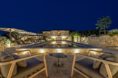 Exquisite 18th century property with sumptuous grounds. for sale for 9,950,000&euro; in Vaucluse, Provence-Alpes-Côte-d\'Azur