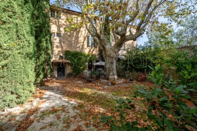 11 Bedroom(s) - 10 Bathroom(s) - 44,895m² land for sale in Vaucluse, Provence-Alpes-Côte-d\'Azur, France - FrenchPropertyPortal.com Majestic 17th-century coaching inn in the heart of the Luberon countryside. for sale for 6,300,000€ in Vaucluse, Provence-Alpes-Côte-d\'Azur