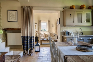 Ménerbes village house with rooftop garden and unparalleled views. for sale for 1,195,000&euro; in Vaucluse, Provence-Alpes-Côte-d\'Azur