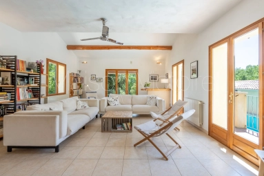 Contemporary property with magnificent view of Mont Ventoux and heated pool. for sale for 595,000&euro; in Vaucluse, Provence-Alpes-Côte-d\'Azur