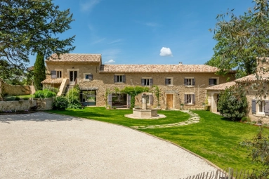 Magnificent farmhouse, fully renovated to the highest standards, in Oppède. for sale for 3,650,000&euro; in Vaucluse, Provence-Alpes-Côte-d\'Azur