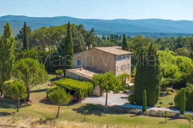 6 Bedroom(s) - 2 Bathroom(s) - 4,032m² land for sale in Vaucluse, Provence-Alpes-Côte-d\'Azur, France - FrenchPropertyPortal.com Superb stone bastide with heated pool and breathtaking views. for sale for 1,750,000€ in Vaucluse, Provence-Alpes-Côte-d\'Azur