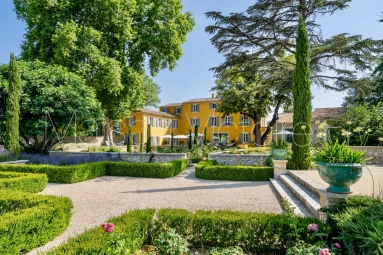 5 Bedroom(s) - 5 Bathroom(s) - 13,500m² land for sale in Vaucluse, Provence-Alpes-Côte-d\'Azur, France - FrenchPropertyPortal.com Magnificent bastide with guest house, formal gardens, and panoramic views of Ménerbes. for sale for 7,800,000€ in Vaucluse, Provence-Alpes-Côte-d\'Azur