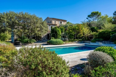 5 Bedroom(s) - 3 Bathroom(s) - 9,280m² land for sale in Vaucluse, Provence-Alpes-Côte-d\'Azur, France - FrenchPropertyPortal.com Wonderfully private stone property with superb views in the countryside of Goult. for sale for 1,680,000€ in Vaucluse, Provence-Alpes-Côte-d\'Azur