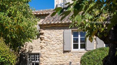 18th century village house with pool, walled garden and view of the castle. for sale for 980,000&euro; in Vaucluse, Provence-Alpes-Côte-d\'Azur
