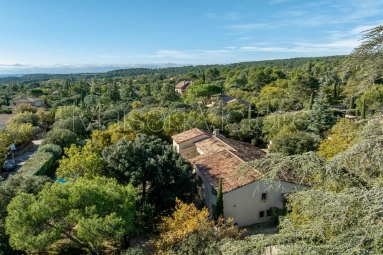 Chic single-storey house with separate gîte, pool and garden. for sale for 1,495,000&euro; in Vaucluse, Provence-Alpes-Côte-d\'Azur