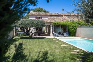 Property with swimming pool, garden and Luberon views for sale for 899,000&euro; in Vaucluse, Provence-Alpes-Côte-d\'Azur