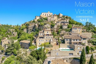 Lavish stone property in the heart of the picturesque village of Gordes for sale for 3,920,000&euro; in Vaucluse, Provence-Alpes-Côte-d\'Azur