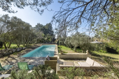 3 Bedroom(s) - 2 Bathroom(s) - 8,340m² land for sale in Vaucluse, Provence-Alpes-Côte-d\'Azur, France - FrenchPropertyPortal.com Charming property with pool by the canal. for sale for 660,000€ in Vaucluse, Provence-Alpes-Côte-d\'Azur