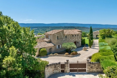 8 Bedroom(s) - 8 Bathroom(s) - 5,000m² land for sale in Vaucluse, Provence-Alpes-Côte-d\'Azur, France - FrenchPropertyPortal.com Luxurious Goult retreat with spa, guest suites and sweeping Luberon views. for sale for 4,850,000€ in Vaucluse, Provence-Alpes-Côte-d\'Azur