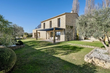4 Bedroom(s) - 4 Bathroom(s) - 1,086m² land for sale in Vaucluse, Provence-Alpes-Côte-d\'Azur, France - FrenchPropertyPortal.com Contemporary stone house with pool and fabulous terraces in Gordes. for sale for 1,690,000€ in Vaucluse, Provence-Alpes-Côte-d\'Azur