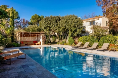 4 Bedroom(s) - 4 Bathroom(s) - 3,018m² land for sale in Vaucluse, Provence-Alpes-Côte-d\'Azur, France - FrenchPropertyPortal.com Fully renovated south-facing villa with pool and Luberon views in Cabrières-d’Avignon. for sale for 1,490,000€ in Vaucluse, Provence-Alpes-Côte-d\'Azur