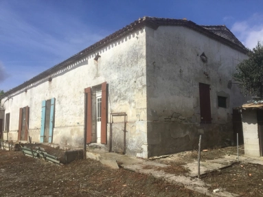 A Stone Built Farmhouse in need of some Refurbishment with numerous outbuildings and good views over the Countryside close to Miramont De Guyenne Market Town for sale for 140,400&euro; in Lot-et-Garonne, Aquitaine