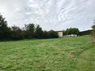 1,200m² land for sale in Lot-et-Garonne, Aquitaine, France - FrenchPropertyPortal.com An attractive building plot with outlinned planning permission ideally situated close to Lauzun, Eymet and Miramont. for sale for 18,400€ in Lot-et-Garonne, Aquitaine