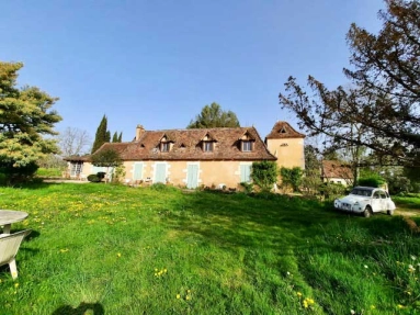 4 Bedroom(s) - 2 Bathroom(s) - 0 m² land for sale in Dordogne, Aquitaine, France - FrenchPropertyPortal.com A charming perigourdine property with pigeonnier and a second perigourdine property to restore close to Bergerac centre for sale for 493,500€ in Dordogne, Aquitaine