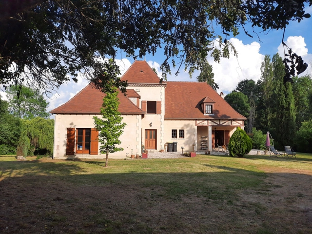 5 Bedroom(s) - 3 Bathroom(s) - 18,779m² land for sale in Lot-et-Garonne, Aquitaine, France - FrenchPropertyPortal.com Charming Périgourdine Home with Guest House Potential on 1 hectare of land for sale for 420,000€ in Lot-et-Garonne, Aquitaine
