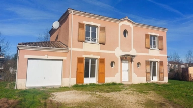 5 Bedroom(s) - 2 Bathroom(s) - 1,298m² land for sale in Dordogne, Aquitaine, France - FrenchPropertyPortal.com 5 bedroomed property for sale close to the centre of Bergerac with all amenities in hand including a train station, airport and Pombonne Lake for sale for 220,000€ in Dordogne, Aquitaine