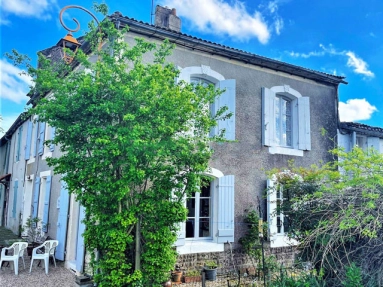 3 Bedroom(s) - 2 Bathroom(s) - 325m² land for sale in Dordogne, Aquitaine, France - FrenchPropertyPortal.com A pretty village house in an attractive elevated village with a choice of market towns close by. for sale for 129,000€ in Dordogne, Aquitaine