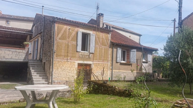 A characterful 2 bedroomed stone property with garage close to several bastide villages for sale for 140,400&euro; in Lot-et-Garonne, Aquitaine
