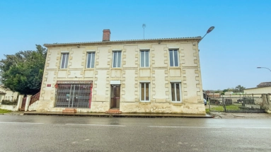 3 Bedroom(s) - 1 Bathroom(s) - 790m² land for sale in Lot-et-Garonne, Aquitaine, France - FrenchPropertyPortal.com Lots of possibilities for this 3 bedroomed stone property with bar/restaurant and off road parking. for sale for 230,000€ in Lot-et-Garonne, Aquitaine