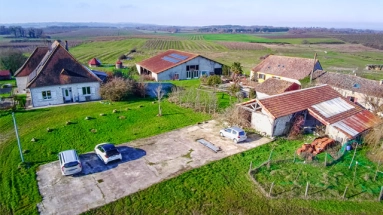 17 Bedroom(s) - 9 Bathroom(s) - 100,000m² land for sale in Dordogne, Aquitaine, France - FrenchPropertyPortal.com An exciting opportunity to create a gite complex with lots of possibilities! for sale for 891,450€ in Dordogne, Aquitaine