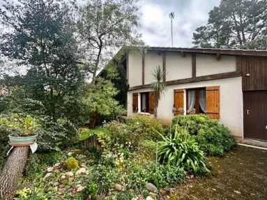 A 4 bedroom house with pool, garages and land with building permission on it, walking distance to amenities and the beautiful Canal du Midi. for sale for 367,500&euro; in Lot-et-Garonne, Aquitaine