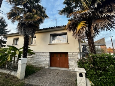 A 4 bedroom village property with swimming pool, walking distance to a village with all amenities. for sale for 162,000&euro; in Lot-et-Garonne, Aquitaine