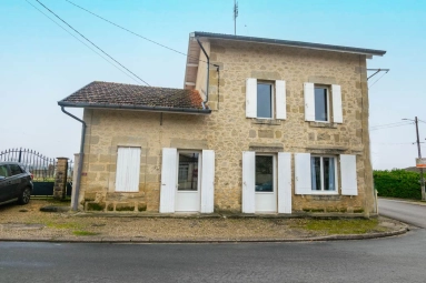 4 Bedroom(s) - 1 Bathroom(s) - 927m² land for sale in Lot-et-Garonne, Aquitaine, France - FrenchPropertyPortal.com A 3 bedroom stone built village house with a garden, and attached bar for sale for 203,300€ in Lot-et-Garonne, Aquitaine
