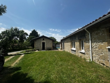 Renovated Stone Farmhouse with Outbuildings Near Eymet for sale for 286,000&euro; in Dordogne, Aquitaine