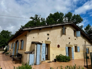 5 Bedroom(s) - 4 Bathroom(s) - 19,000m² land for sale in Lot-et-Garonne, Aquitaine, France - FrenchPropertyPortal.com Charming 1778 Stone-built farmhouse with pool & guest apartment in tranquil Setting Near Lauzun for sale for 418,950€ in Lot-et-Garonne, Aquitaine