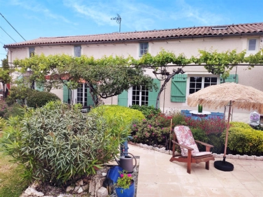 5 Bedroom(s) - 2 Bathroom(s) - 890m² land for sale in Gironde, Aquitaine, France - FrenchPropertyPortal.com Historic Stone Winegrower’s Home with Gîte, Pool & Outbuildings Near Sainte-Foy-la-Grande! for sale for 349,000€ in Gironde, Aquitaine