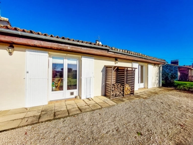 Charming Restored Stone Property on the Edge of Eymet, with  a one bedroom attached Cottage for sale for 346,500&euro; in Dordogne, Aquitaine