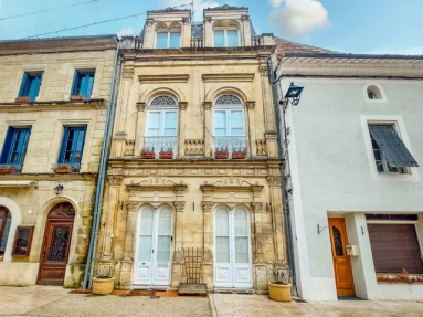 4 Bedroom(s) - 3 Bathroom(s) - 0 m² land for sale in Lot-et-Garonne, Aquitaine, France - FrenchPropertyPortal.com A rare village gem in pristine condition in the heart of Lauzun, a beautiful historic Village in the Lot et Garonne for sale for 284,610€ in Lot-et-Garonne, Aquitaine
