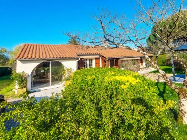 3 Bedroom(s) - 1 Bathroom(s) - 2,000m² land for sale in Dordogne, Aquitaine, France - FrenchPropertyPortal.com Contemporary Detached Home within Walking Distance of Eymet for sale for 265,000€ in Dordogne, Aquitaine