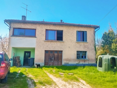 Countryside Property with Land – 5 Minutes from Lauzun for sale for 181,900&euro; in Lot-et-Garonne, Aquitaine
