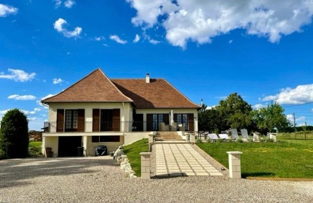 5 Bedroom(s) - 5 Bathroom(s) - 13,272m² land for sale in Dordogne, Aquitaine, France - FrenchPropertyPortal.com Panoramic Luxury Estate in the Heart of Southwest France! for sale for 656,250€ in Dordogne, Aquitaine