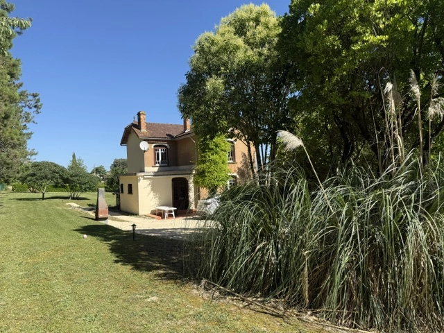 4 Bedroom(s) - 2 Bathroom(s) - 5,000m² land for sale in Lot-et-Garonne, Aquitaine, France - FrenchPropertyPortal.com Architect-Designed Country Home with Pool, Panoramic Views & Mature Gardens Near Bergerac for sale for 359,000€ in Lot-et-Garonne, Aquitaine