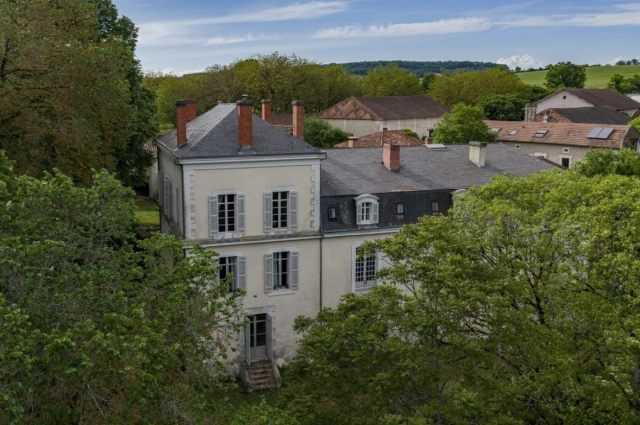 9 Bedroom(s) - 8 Bathroom(s) - 8,000m² land for sale in Dordogne, Aquitaine, France - FrenchPropertyPortal.com Elegant Maison de Maître with Guest House & Wooded Grounds for sale for 749,000€ in Dordogne, Aquitaine