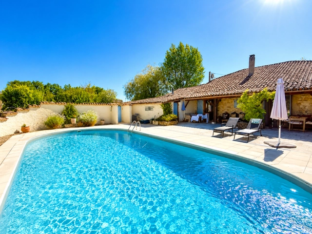 5 Bedroom(s) - 4 Bathroom(s) - 5,527m² land for sale in Dordogne, Aquitaine, France - FrenchPropertyPortal.com Beautiful Stone House with Guest House, 12m Pool & Sought-After Location Near Issigeac. for sale for 535,000€ in Dordogne, Aquitaine