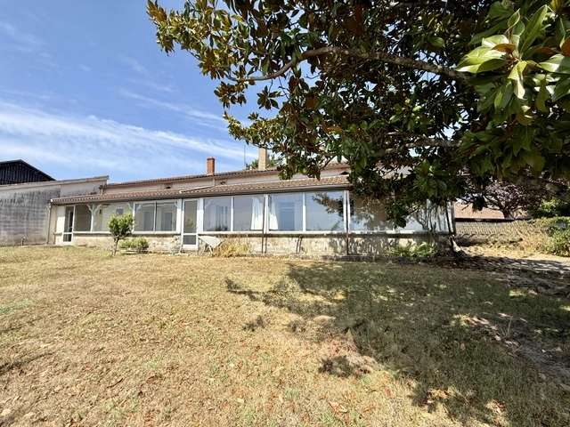 Character Farmhouse & Extensive Outbuildings with Panoramic Countryside Views! for sale for 159,900&euro; in Lot-et-Garonne, Aquitaine