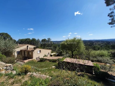 Villa on 1.6ha. offering panoramic view. for sale for 1,050,000&euro; in Var, Provence-Alpes-Côte-d\'Azur