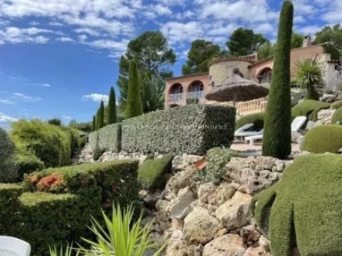 A charming villa, comfort living and wonderful views. for sale for 750,000&euro; in Var, Provence-Alpes-Côte-d\'Azur