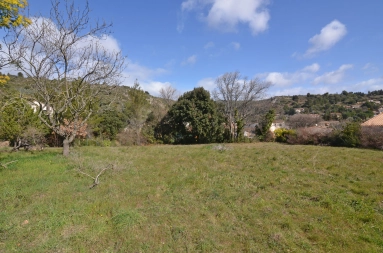 Building land in Caunes Minervois, in the South of France for sale for 118,000&euro; in Aude, Languedoc-Roussillon